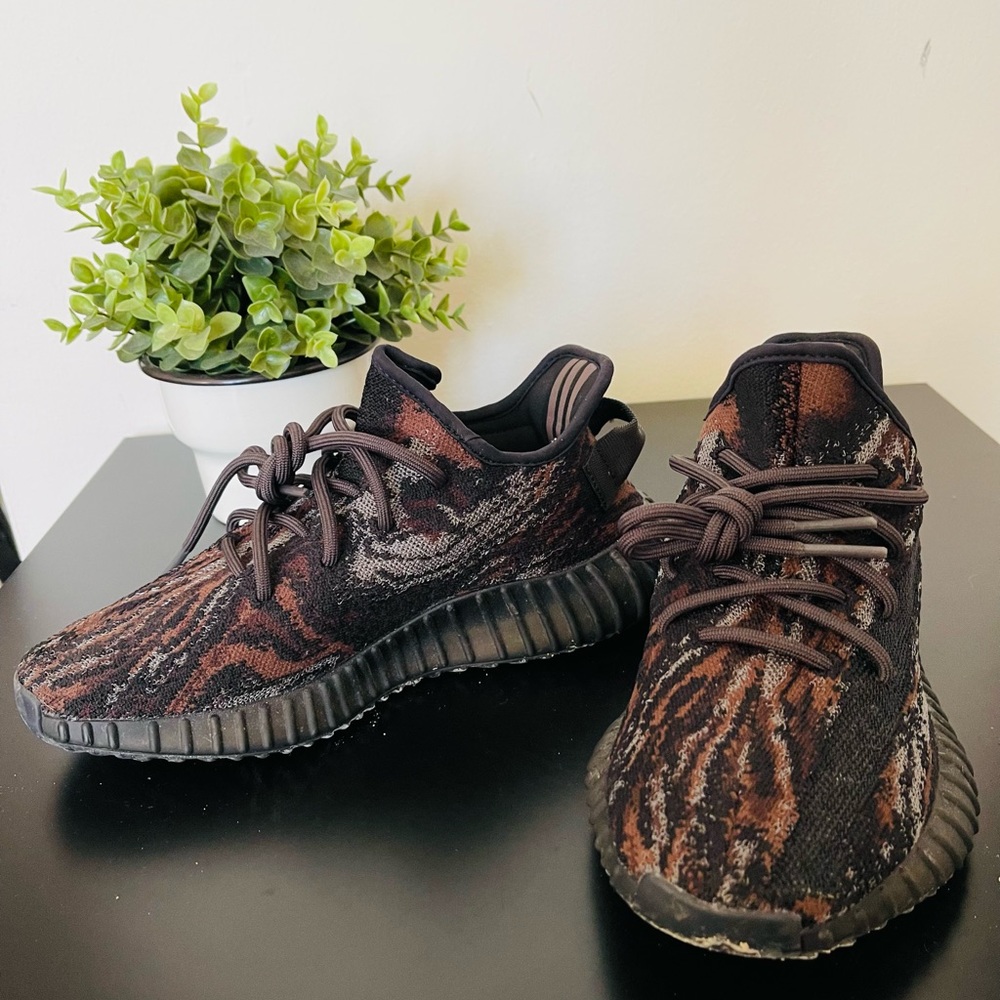 Yeezy - Picture 3 of 5